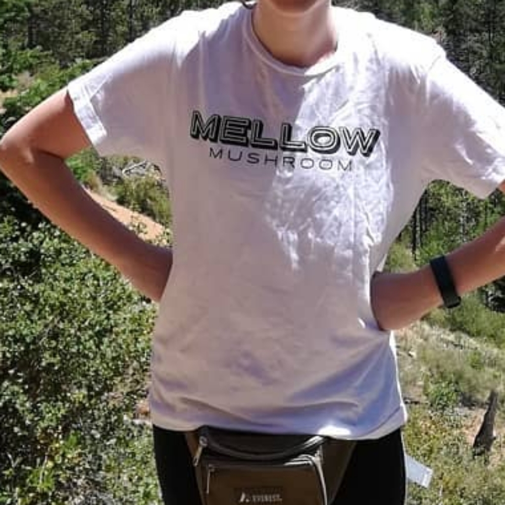 Cool alien mellow mushroom tshirt 👽